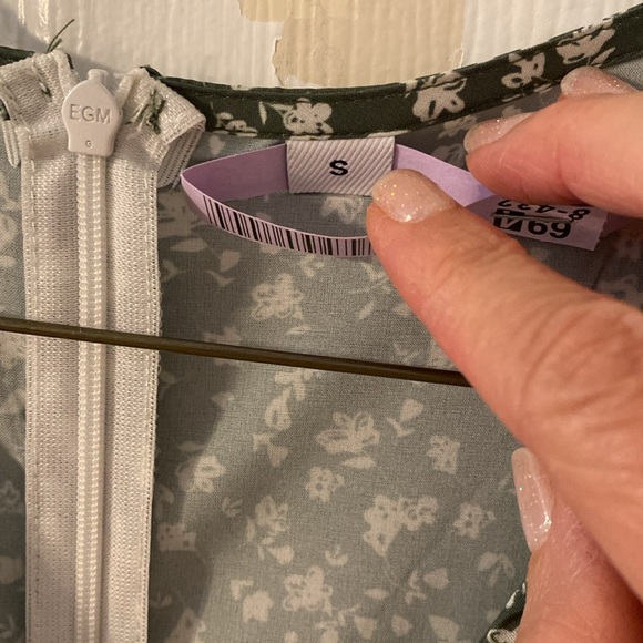 Green flowered midi dress size small - Picture 2 of 6